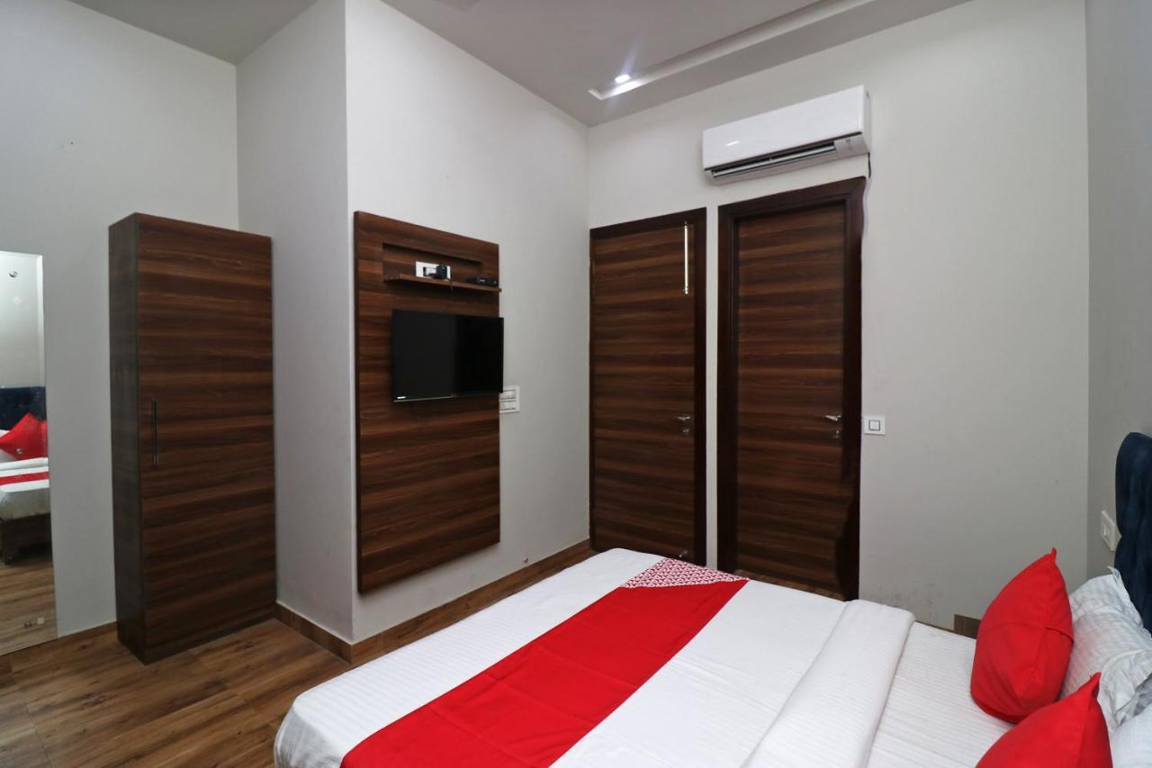 Oyo 38799 Savoy Guest House Panipat Luaran gambar