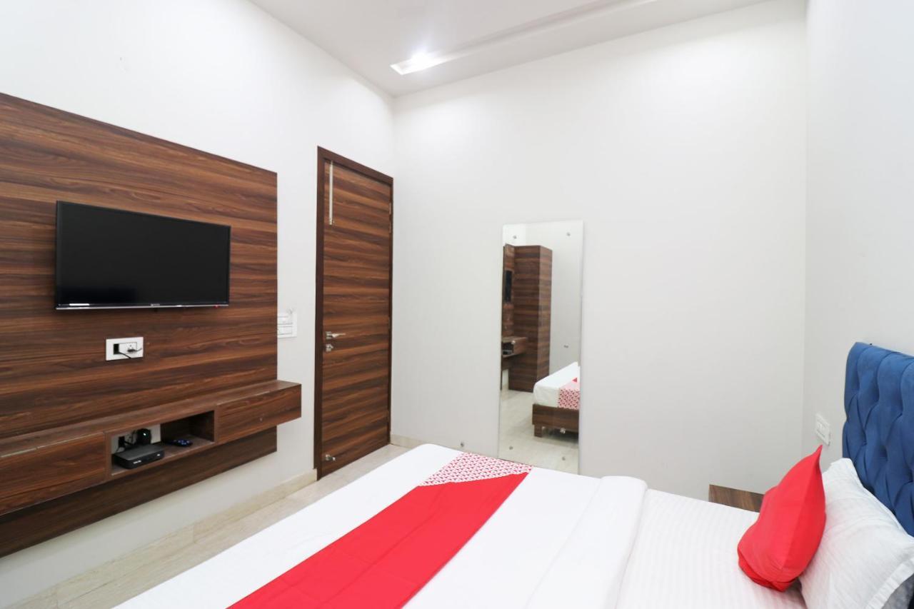 Oyo 38799 Savoy Guest House Panipat Luaran gambar