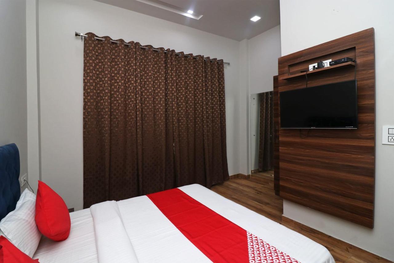 Oyo 38799 Savoy Guest House Panipat Luaran gambar