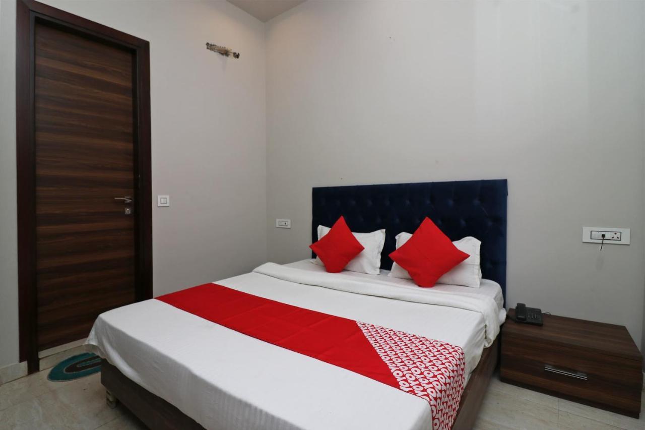 Oyo 38799 Savoy Guest House Panipat Luaran gambar