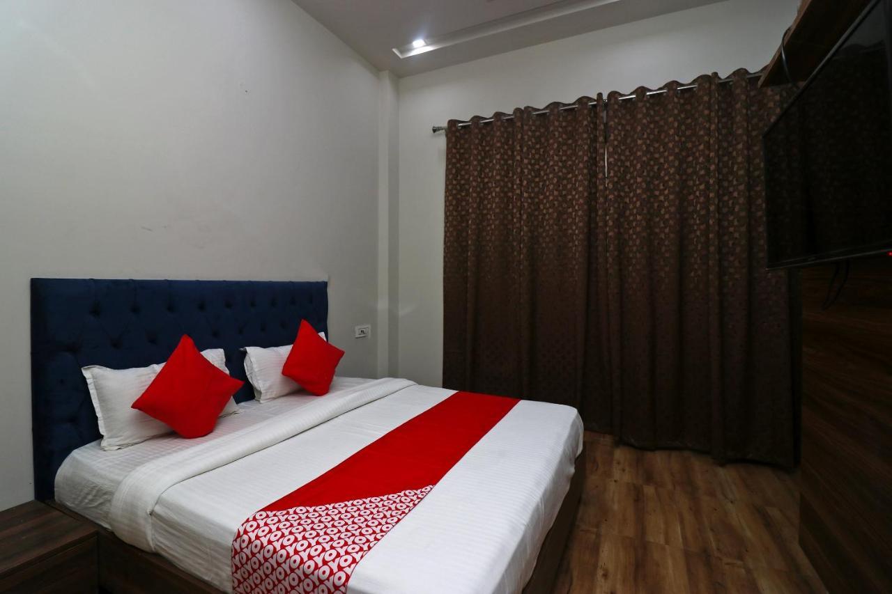 Oyo 38799 Savoy Guest House Panipat Luaran gambar